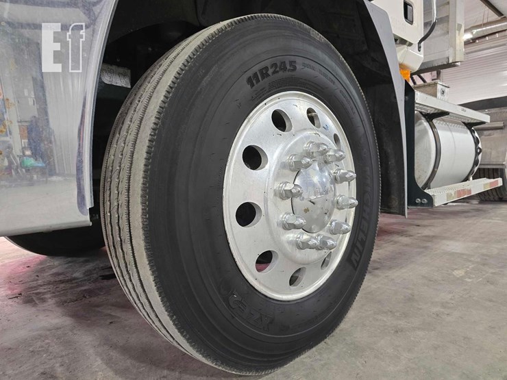 2005-mack-vision-cxn613-image-22