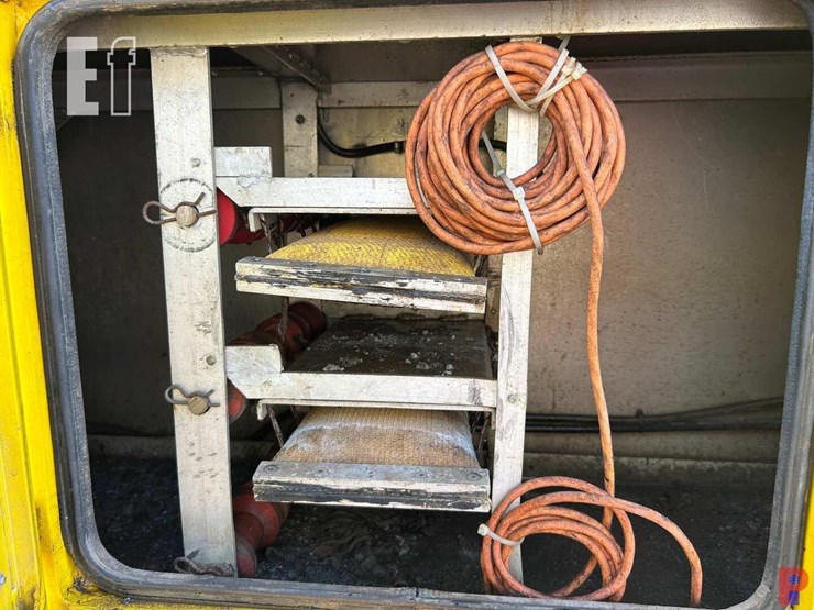 2002-freightliner-argosy-image-29