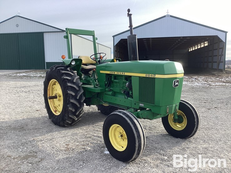 1977-john-deere-2840-image-3
