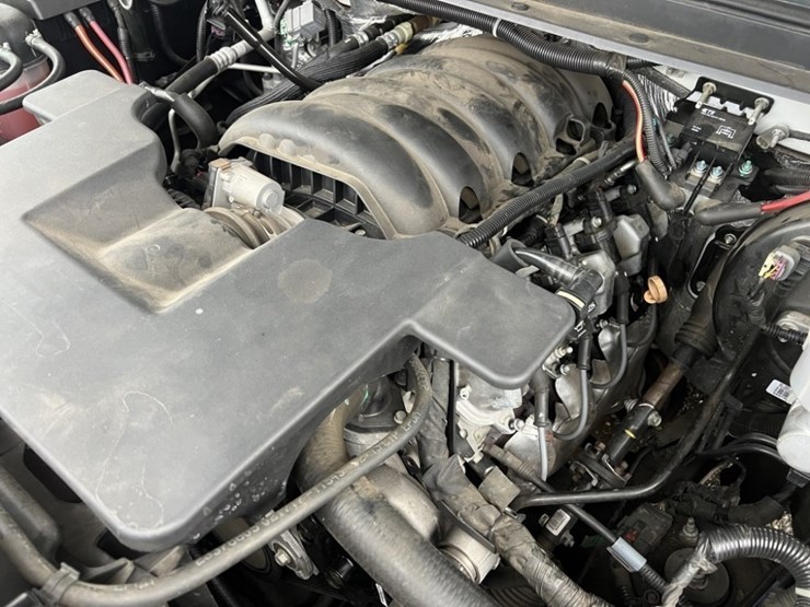 2017-chevrolet-tahoe-image-11