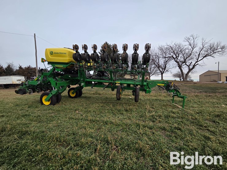 2022-john-deere-1795-image-4