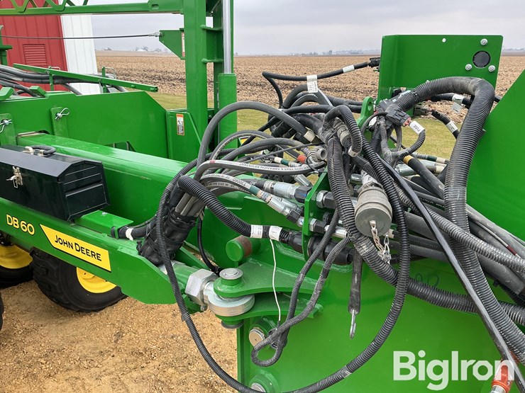 2025-john-deere-db60-image-11