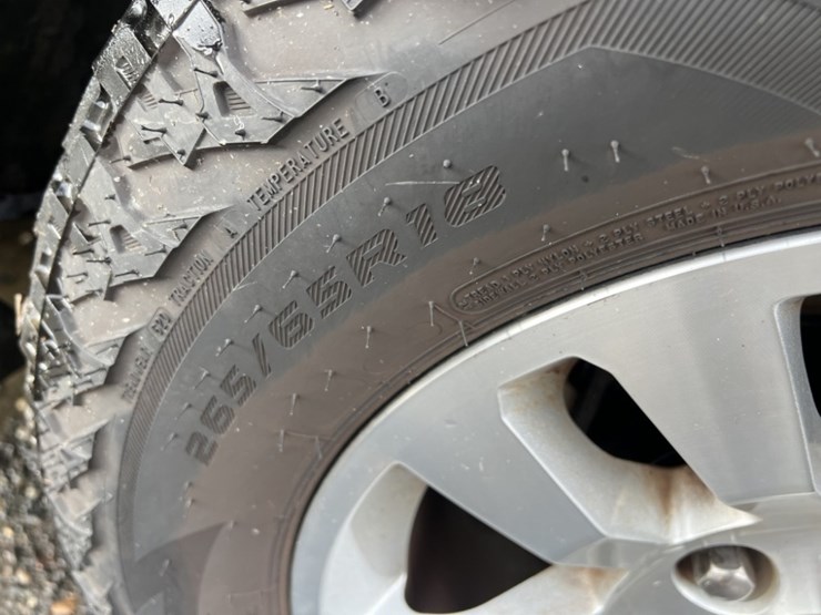 2016-chevrolet-suburban-image-18