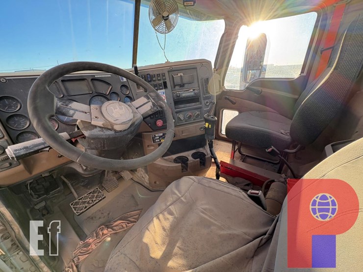 2013-mack-granite-gu713-image-5