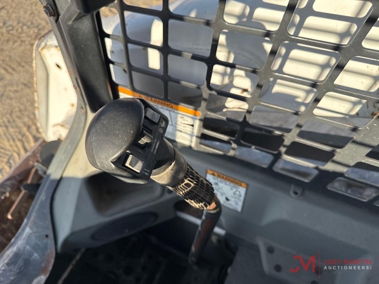 2015-bobcat-t590-image-16