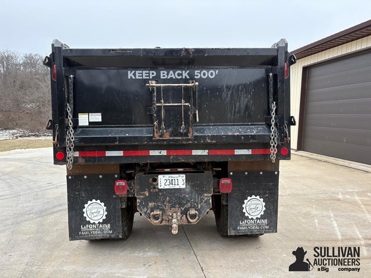 2015-freightliner-m2-106-image-6