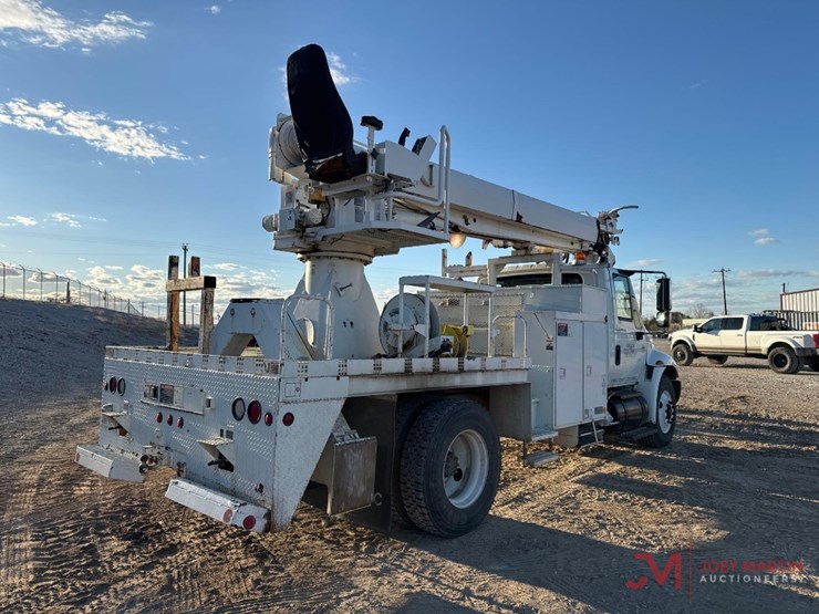 2005-international-durastar-4300-image-2