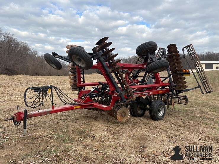 2012-case-ih-330-image-9