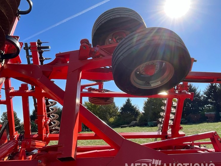 2016-kuhn-krause-8005-excelerator-verticle-tillage-tool-image-53
