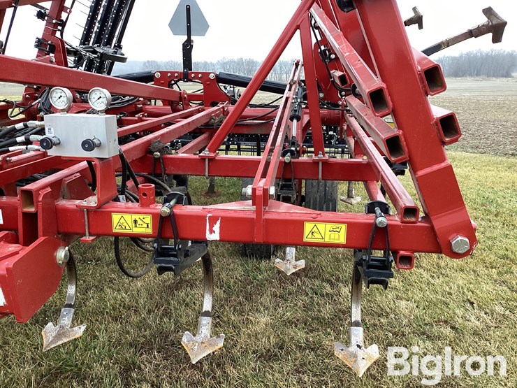 2023-case-ih-255-image-18