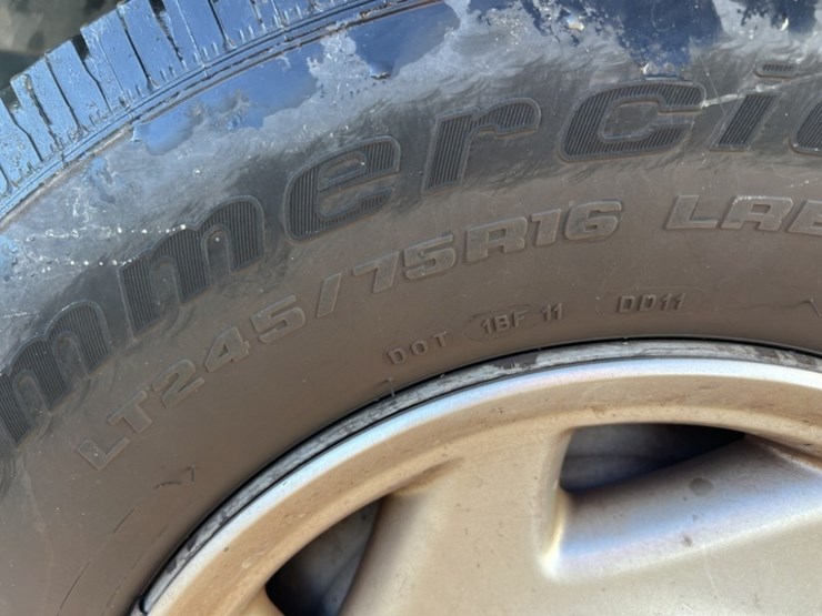 2011-ford-e350-image-19