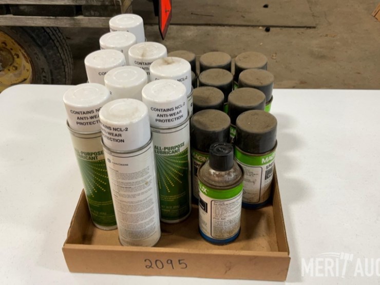 flat-of-john-deere-all-purpose-lubricant-and-magnaflux-skc--cleaner-remover-image-3