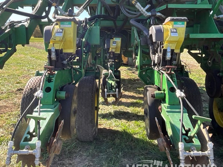 john-deere-1790-image-32