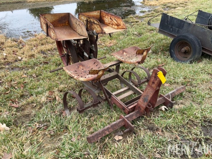 holland-3pt.-tree-transplanter-image-1