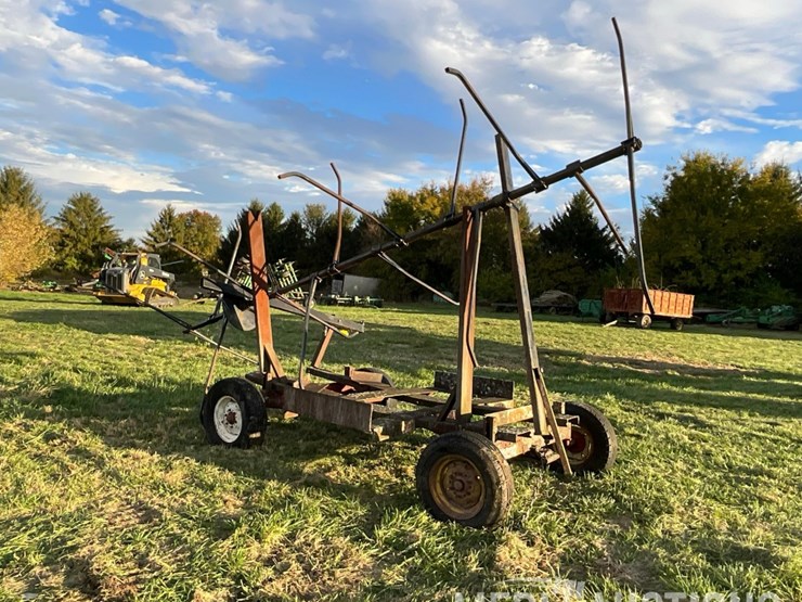 kelderman-6-row-corn-reel-on-cart-image-7