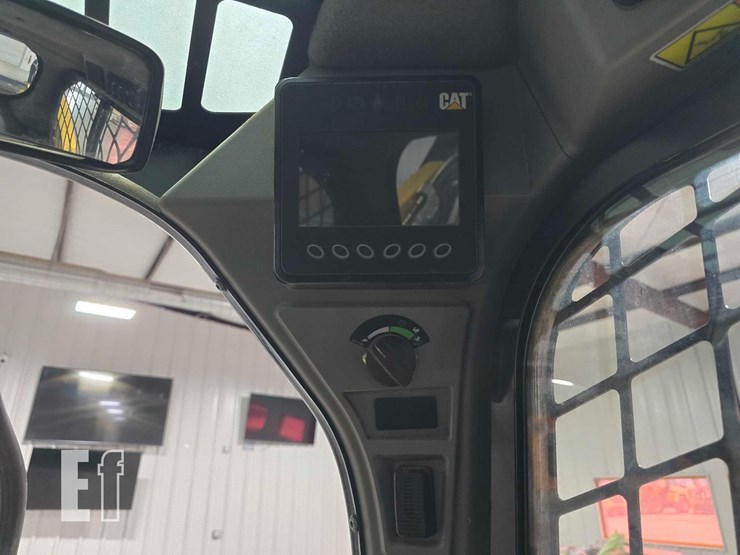 2020-caterpillar-289d3-image-16