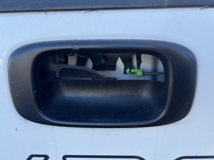 2004-chevrolet-silverado-3500-image-22