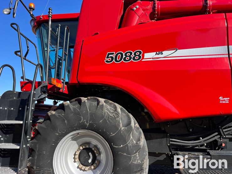 2011-case-ih-5088-image-10