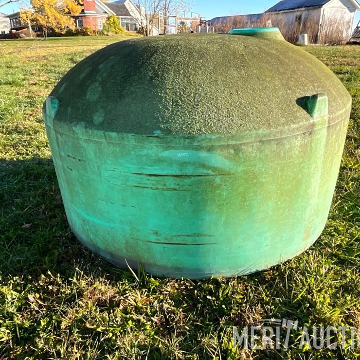 Green 1000 Gal. Poly Tank