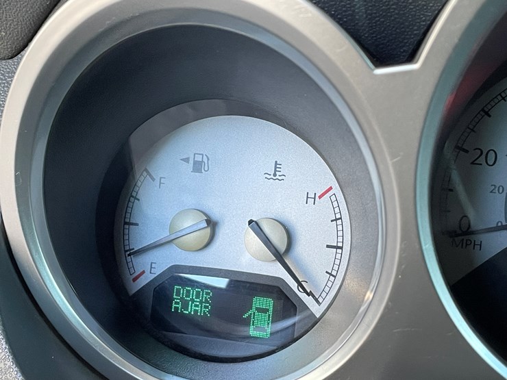 #108-•-2008-chrysler-sebring-(nm-title-in-delay)-image-111