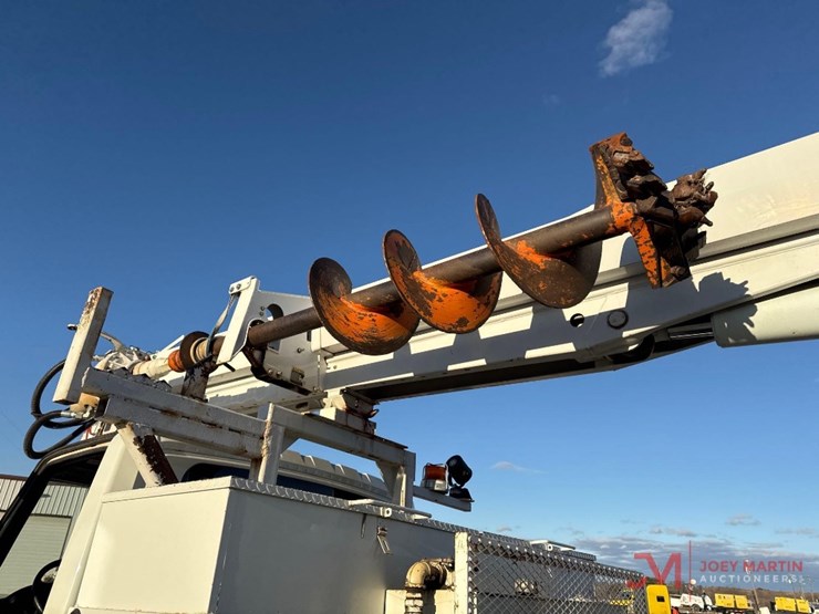 2005-international-durastar-4300-image-9