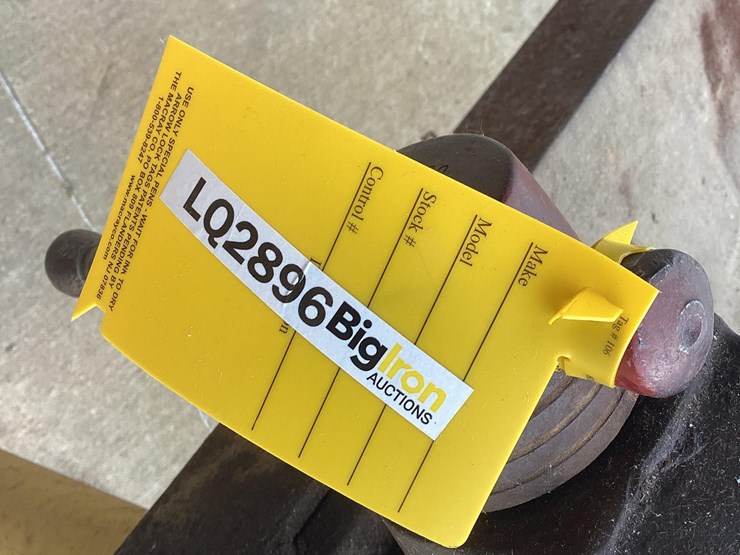 heavy-duty-metal-work-bench-image-17