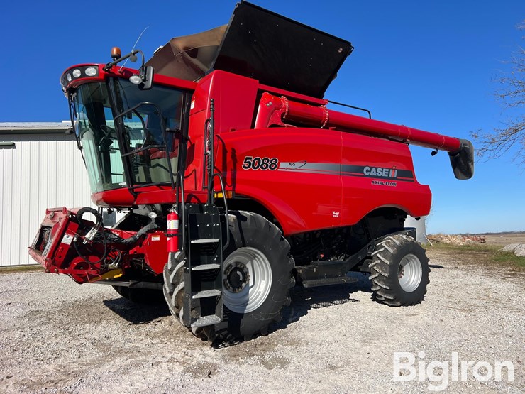 2011-case-ih-5088-image-9