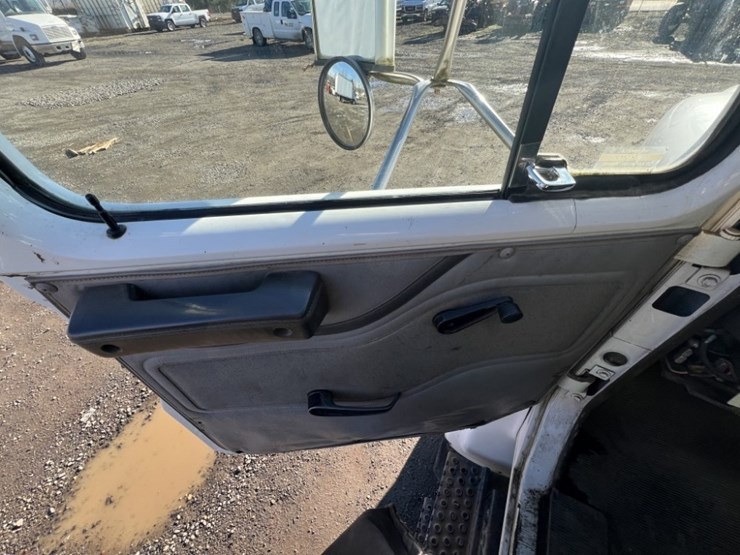 1996-international-4700-image-27