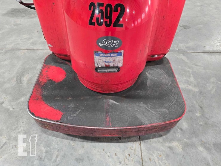 raymond-8400-image-12