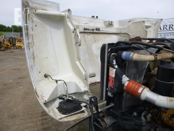 2000-peterbilt-330-image-20