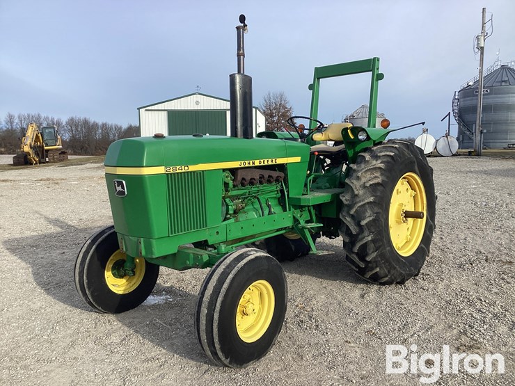 1977-john-deere-2840-image-1