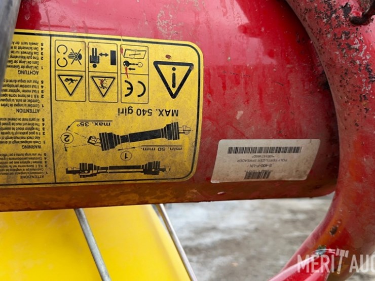 king-kutter-400-3pt.-spreader-image-8