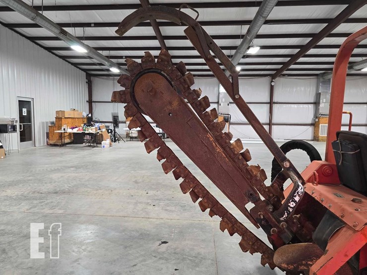 2015-ditch-witch-rt40-image-19