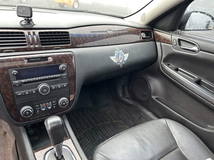 2013-chevrolet-impala-ltz-sedan-image-14