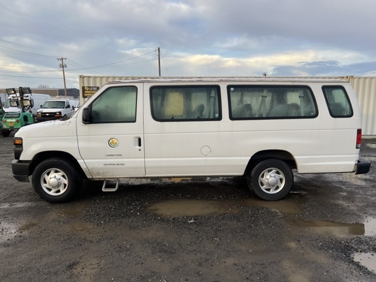 2011-ford-e350-image-7