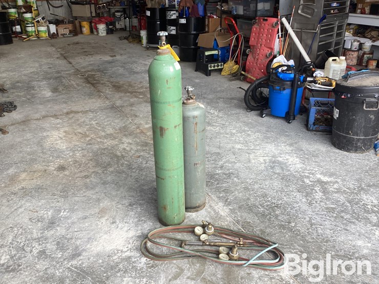 cutting-torch-w/-wheeled-cart-image-4