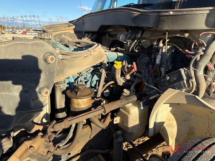 2005-international-durastar-4300-image-24