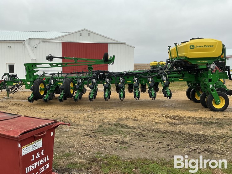 2025-john-deere-1775nt-image-8