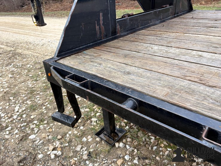 2018-lamar-fg02322c-32'-t/a-gooseneck-flatbed-trailer-image-16
