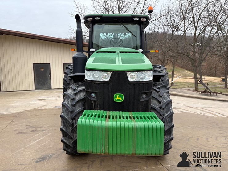 2011-john-deere-8260r-image-2