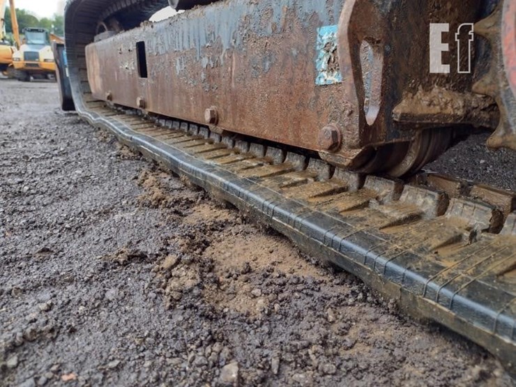 2022-deere-26g-image-30