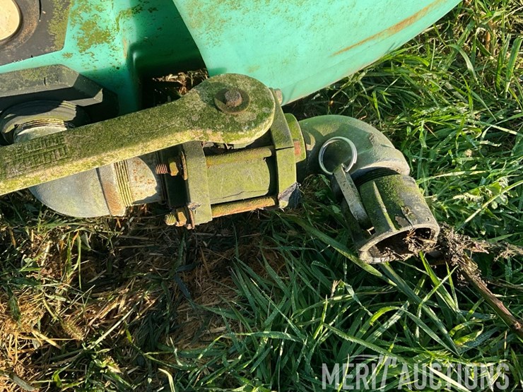 green-1,100-gallon-poly-tank-image-10