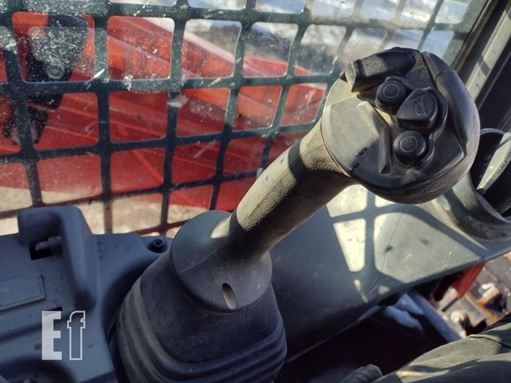 kubota-svl75-image-10