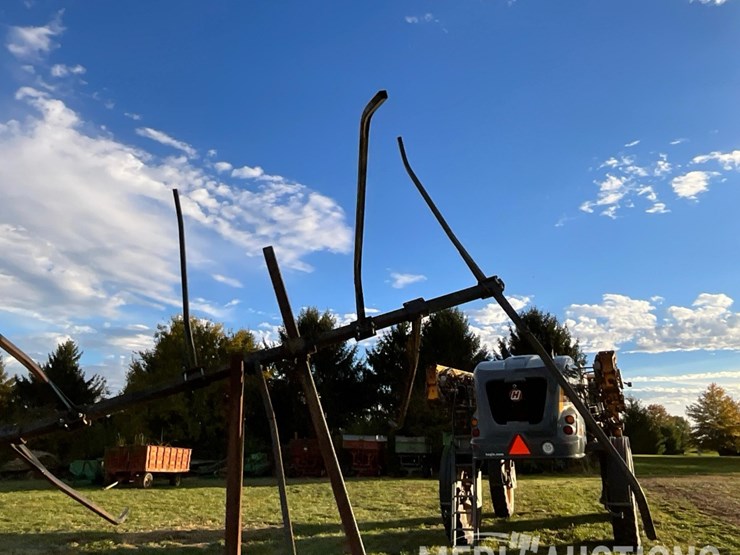 kelderman-6-row-corn-reel-on-cart-image-28