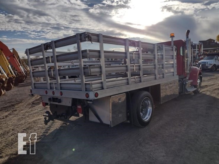 peterbilt-330-image-43