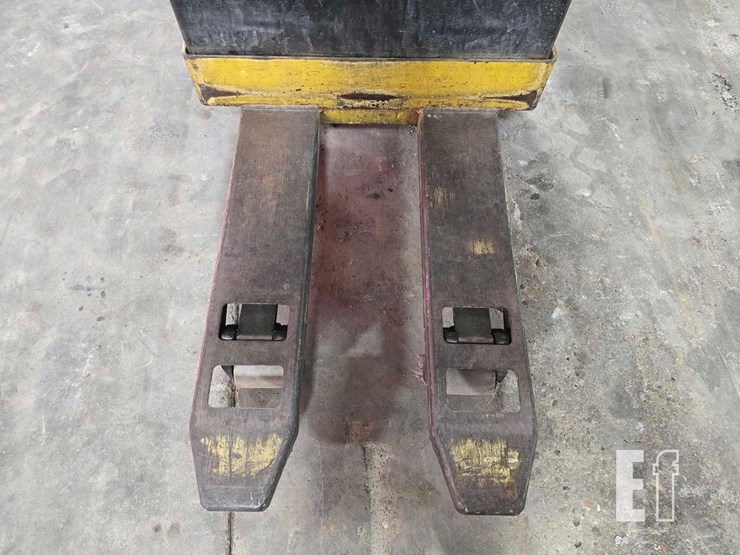 2009-yale-mpb040e-image-11