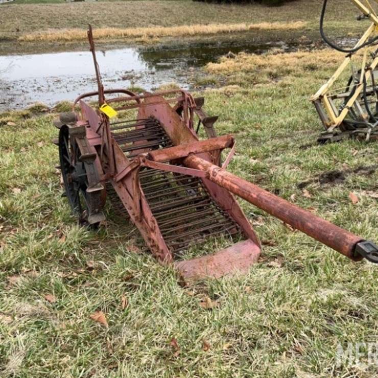 Antique International Harvester Potato Plow