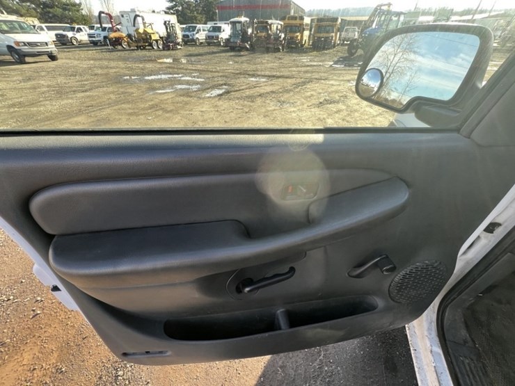 2004-chevrolet-silverado-3500-image-26