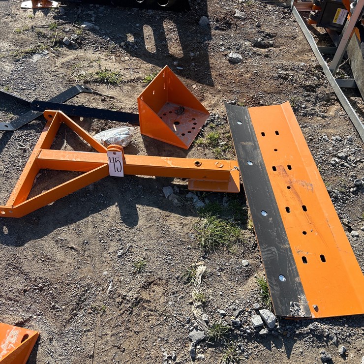 #45 • UNUSEE 4’ GRADER BLADE