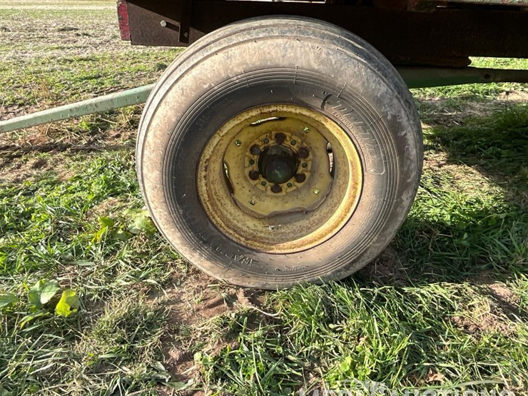 hay-rack-on-john-deere-running-gear-image-14